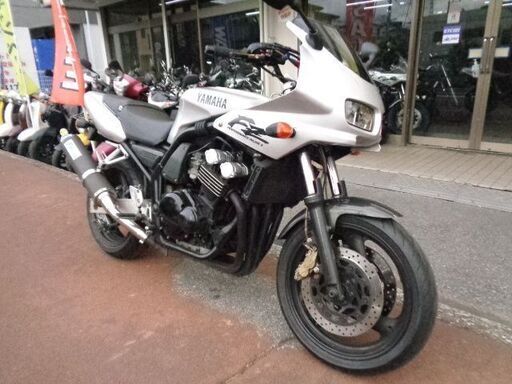 NO.5028　ＦＺ４００　水冷４サイクル１６バルブ４気筒　カーボンマフラー付き　シルバー　☆彡