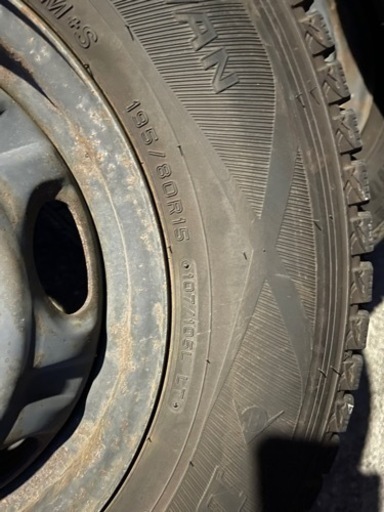 2021年製ダンロップ195/80R15 冬タイヤキャラバンバン用スタッドレス  