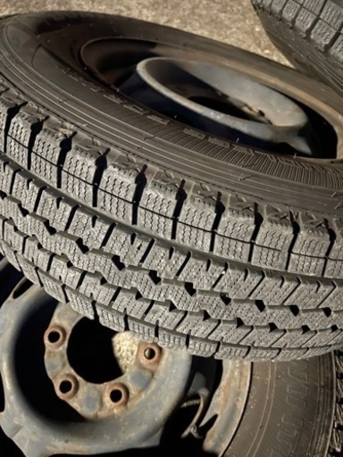 2021年製ダンロップ195/80R15 冬タイヤキャラバンバン用スタッドレス  