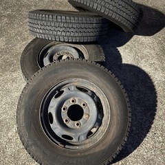 2021年製　ダンロップ　195/80R15  冬タイヤ　キャラバンバン用スタッドレスタイヤ　ホイールセット　　