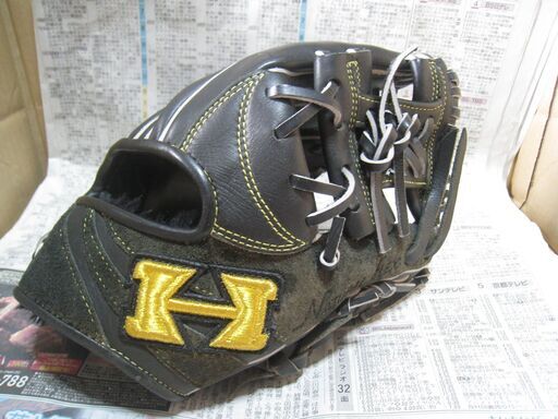 めっちゃいい型ついてます！即戦力！　ハイゴールド グローブ グラブ 内野手用 スペシャルオーダー　黒ブラック系