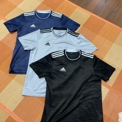  adidasサッカートレーニングシャツ
