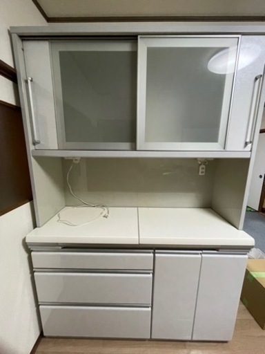 食器棚！値下げ！引っ越しのため2/14まで引き取りお願いします