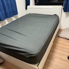 ダブルベッドフレームとマットレスセット