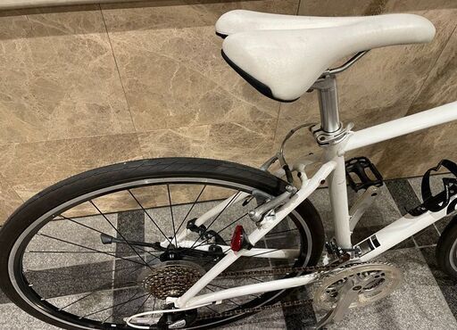 GIANT ESCAPE R3 700C アルミ 24速 500mm 白 クロス GIANT ESCAPE R3 クロスバイク シルバー アルミ 700C 500mm 24速ギア