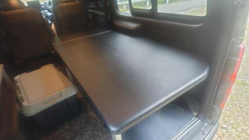 ハイエース　Aizu製　ベッドキット　運転席側