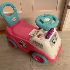キッズカー ミニー ミッキー ディズニー　ピンク 女の子 子供用の車　