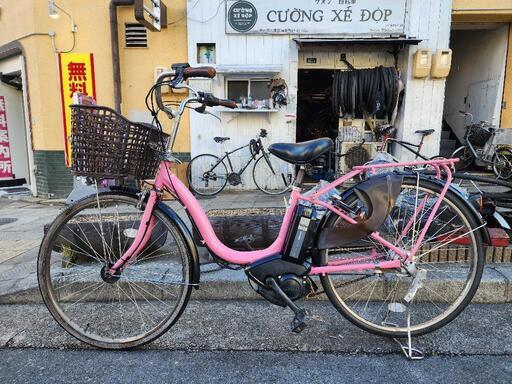 電動自転車　ヤマハ　２６インチ　バッテリー　8.9ah 充電器　カゴ　カギ　付き　ピンク　配達可能