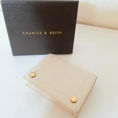 【美品】CHARLES & KEITH　二つ折財布