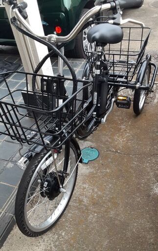 電動アシスト付き三輪自転車　ノーパンクタイヤ