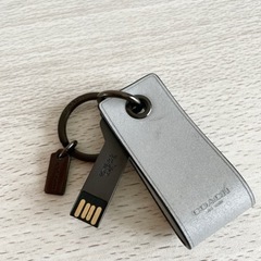 【美品】COACH キーホルダー キーリング USBメモリー付き
