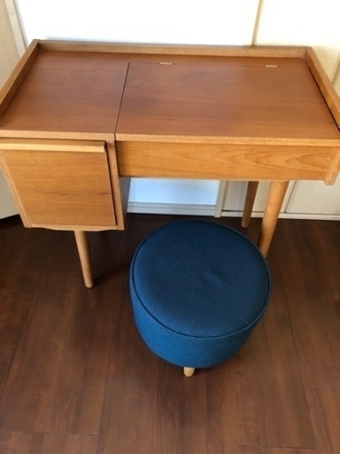 オシャレな家具　UNICO　化粧台（椅子付）