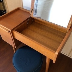 オシャレな家具　UNICO　化粧台（椅子付）