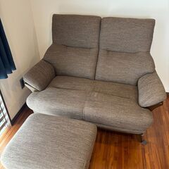 急募！ニトリ2人がけソファーとオットマン