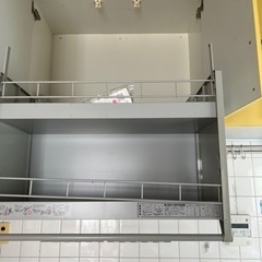 L字のキッチン(取り外されてません。ビルトインコンロ、上部収納、換気扇付き)  