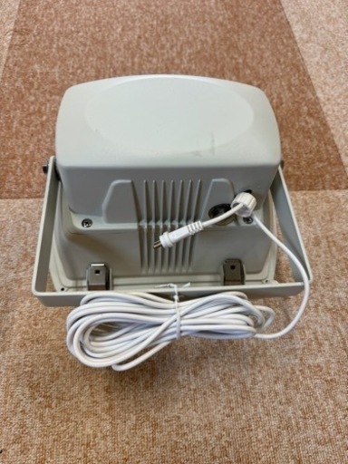 新古品】ソーラーパネル、ライト、バッテリー（充電なし） Amazon.co