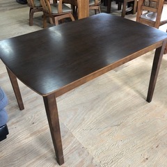 ダイニングテーブル‼️木製 ブラウン  シンプル