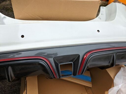 日産リーフ nismo ニスモ リアバンパー新車外し パールホワイト