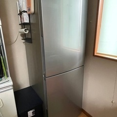 （取引中）【値下げ】4,000円ハイアール冷蔵庫305ℓ 6/1...