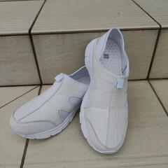 レディース白色靴23.5幅広
