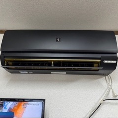 値下げ‼️素敵すぎる‼️マットブラック色のエアコン⚫️冷暖房しっかり 
