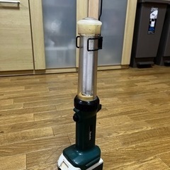 ジャンク★makita マキタ ML126 充電式蛍光灯 ワーク...