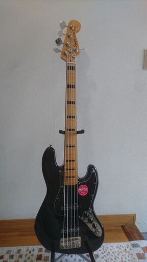 値下 新品同様 スクワイヤー５弦JAZZ BASS  by Fender　弦２セットおまけ付き