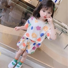 韓国子供服 子供服 花柄 ホワイト セットアップ 