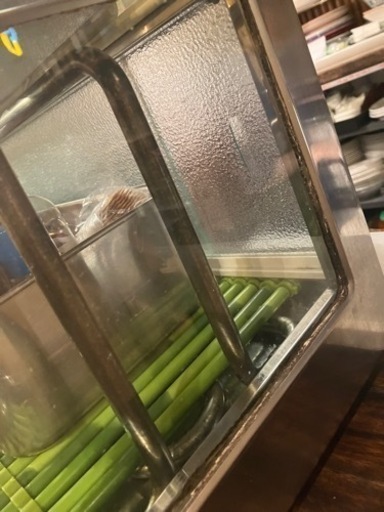 値下げ中』寿司ネタショーケース