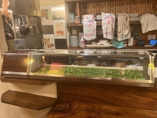 『値下げ中』寿司ネタショーケース