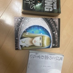 本 books (日本語 and English)
