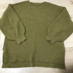 モスグリーン　厚手セーター　