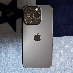 iPhone 15  ブラック