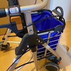 定価およそ55000円  未使用 
tacaof テイコブ 歩行器 シニアカー 手押し車 買い物カート   
