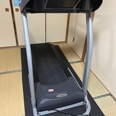 ランニングマシン　tempo T82　