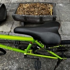 自転車 クロスバイク 700x28c 6変速 緑 配達可能