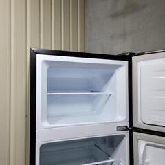 🙇‍♂️売約済み❌6401‼️配送設置は無料🙌‼️最新2022年製✨ブラックインテリア✨Hisense 120L 2ドア 冷蔵庫