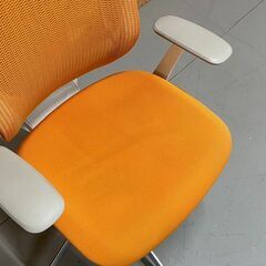 オカムラ　OKAMURA　 JOIFA308　オフィスチェア　オレンジ　35