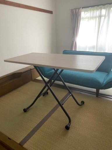 昇降式テーブル