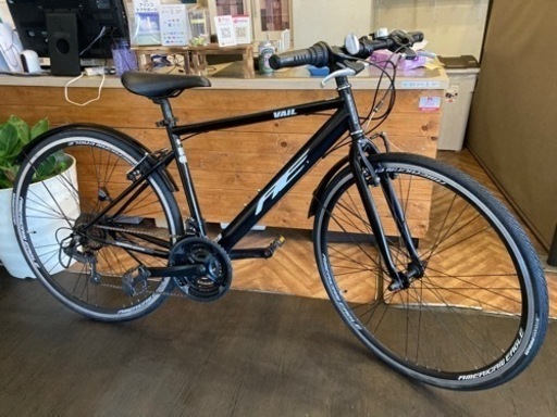 【AMERICAN EAGLE VAIL前後タイヤ・チューブ新品！】泥除け付き 3×6速　700×28cクロスバイク　ブラック