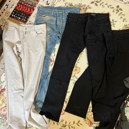 リーバイス＆UNIQLOジーンズ４本セット