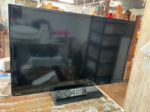 東芝　REGZA 液晶テレビ　32型　2014年製　32S8
