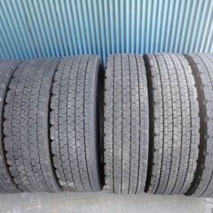 ブリヂストン　W900　225/80R17.5 123/122L　6本　7分溝5本と5〜6分溝1本