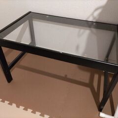 黒ローテーブル、天板ガラス、物置板付