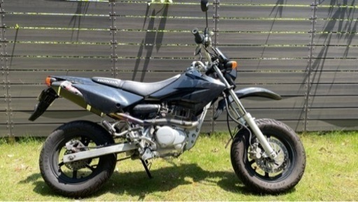 ホンダ　XR100モタード