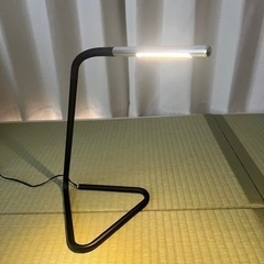 IKEA LED ワークランプ　USBタイプA・コンセント両方に対応