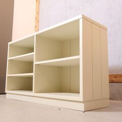 稀少廃番のunico(ウニコ)COSTA(コスタ)シリーズのワイドシェルフです！カントリーテイストのシンプルなデザインのキャビネット。レトロでノスタルジックなフォルムはお部屋のアクセントに♪ 稀少廃番のunico(ウニコ)COSTA(コスタ)シリーズのワイドシェルフです