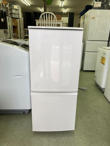 【リサイクルショップ　ピカソ　小松原】シャープ SHARP 137L つけかえどっちもドア 2ドア 冷蔵庫 2016年製 SJ-D14B-S★1942★