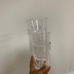 プラスチックのグラス