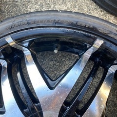 車のパーツ タイヤ、ホイール　22インチ　　255/30ZR22